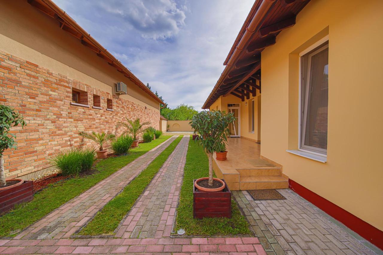 Kalvin Utcai Apartmanok Hajduszoboszlo Luaran gambar