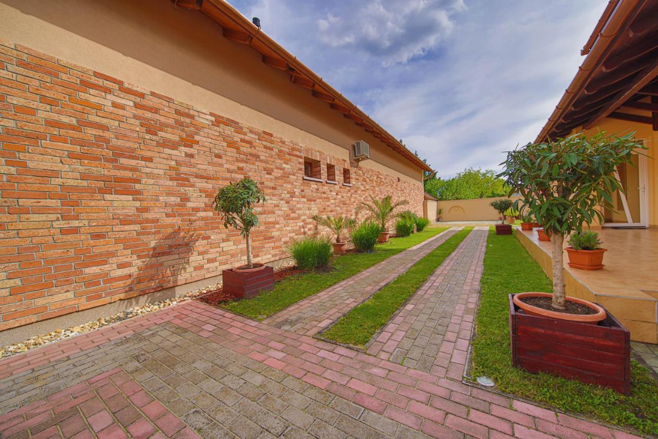 Kalvin Utcai Apartmanok Hajduszoboszlo Luaran gambar