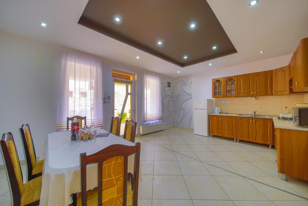 Kalvin Utcai Apartmanok Hajduszoboszlo Luaran gambar