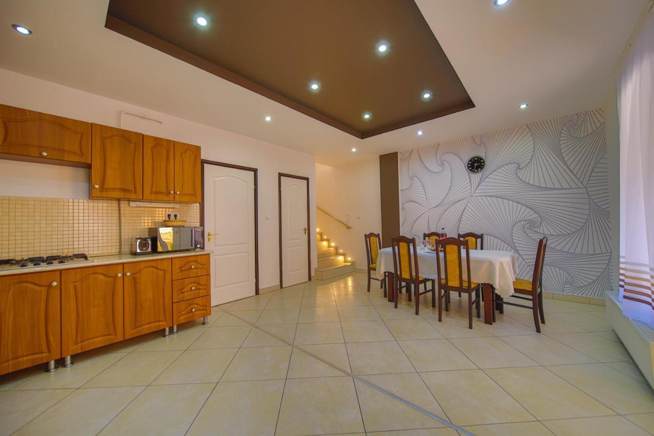 Kalvin Utcai Apartmanok Hajduszoboszlo Luaran gambar