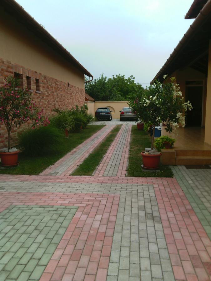 Kalvin Utcai Apartmanok Hajduszoboszlo Luaran gambar
