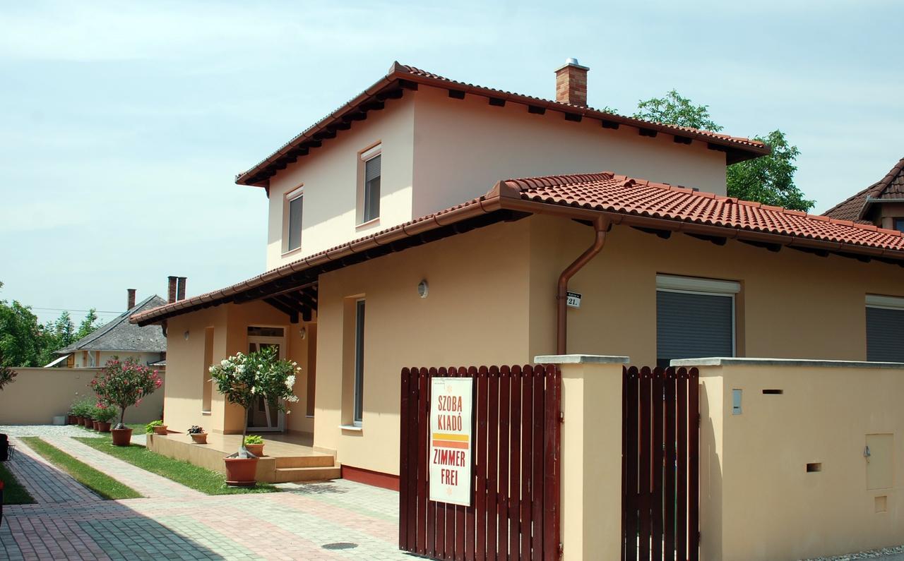 Kalvin Utcai Apartmanok Hajduszoboszlo Luaran gambar